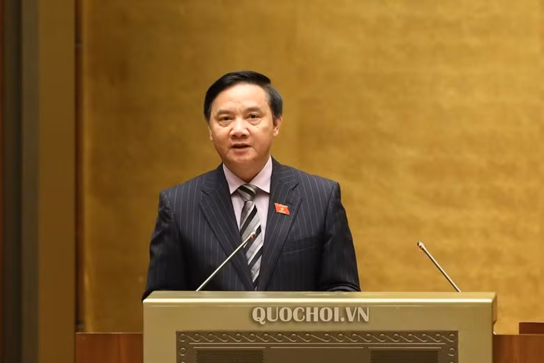Ủy viên Ủy ban Thường vụ Quốc hội, Chủ nhiệm Ủy ban Pháp luật của Quốc hội Nguyễn Khắc Định trình bày Báo cáo giải trình, tiếp thu, chỉnh lý dự án Luật sửa đổi, bổ sung một số điều của Luật Cán bộ, công chức và Luật Viên chức. Ủy viên Ủy ban Thường vụ Quốc hội, Chủ nhiệm Ủy ban Pháp luật của Quốc hội Nguyễn Khắc Định trình bày Báo cáo giải trình, tiếp thu, chỉnh lý dự án Luật sửa đổi, bổ sung một số điều của Luật Cán bộ, công chức và Luật Viên chức.