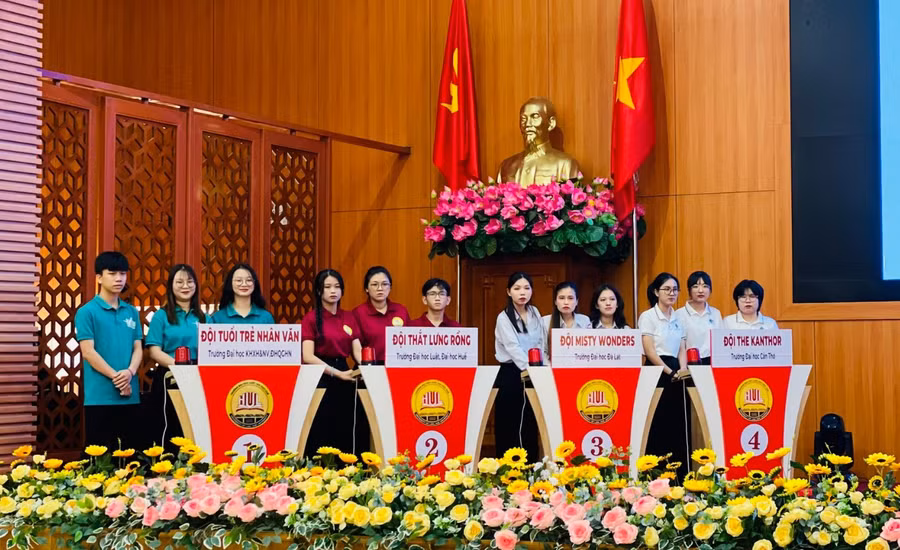 Các đội dự thi các trường Đại học tại cuộc thi “Sinh viên sáng tạo và quyền sở hữu trí tuệ” lần thứ IV – năm 2024. (Ảnh: HUL)