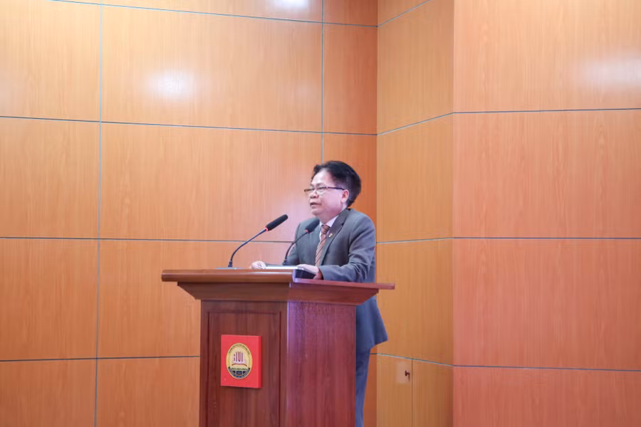 PGS.TS Nguyễn Duy Phương – Phó Hiệu trưởng Trường ĐH Luật, ĐH Huế phát biểu khai mạc hội thảo. PGS.TS Nguyễn Duy Phương – Phó Hiệu trưởng Trường ĐH Luật, ĐH Huế phát biểu khai mạc hội thảo.