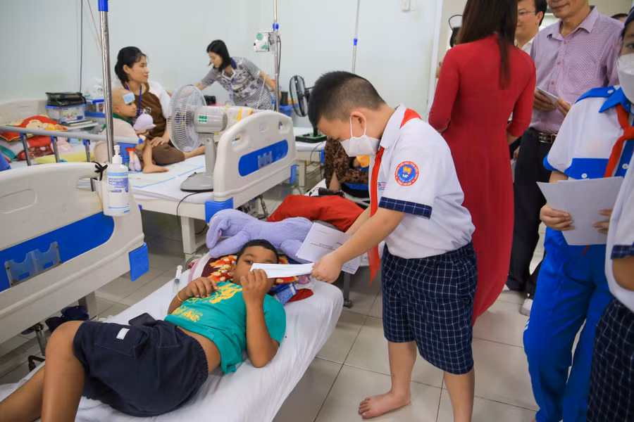 Hoạt động có sự tham gia của các em học sinh nhằm lan tỏa tính nhân văn trong giáo dục. Hoạt động có sự tham gia của các em học sinh nhằm lan tỏa tính nhân văn trong giáo dục.