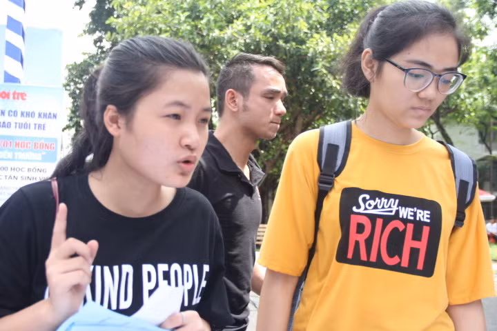 Thí sinh tham gia Ngày hội tư vấn xét tuyển đại học, cao đẳng năm 2017