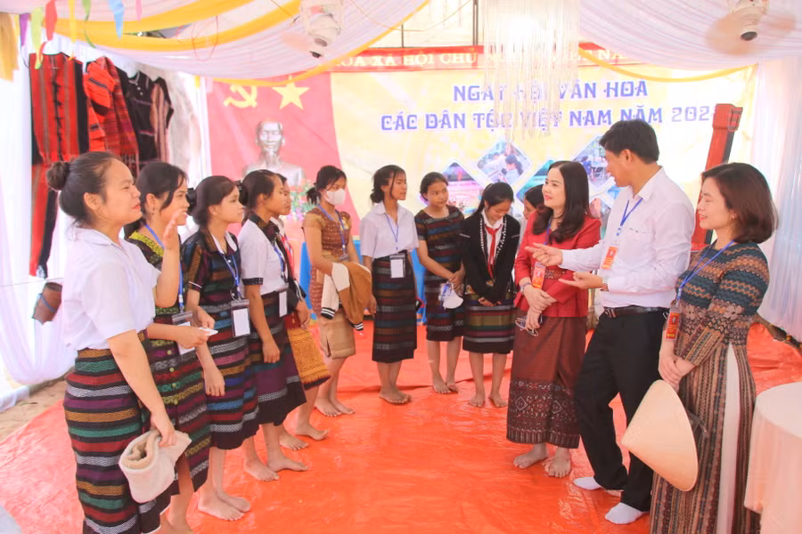 Ngày hội Văn hóa thu hút sự tham gia của hơn 400 giáo viên, học sinh đến từ 13 trường trên địa bàn.