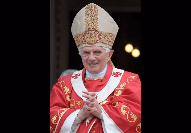 Công bố danh sách nhân vật quyền lực nhất hành tinh ảnh 5 * Age: 83 * Title: Pope * Organization: Roman Catholic Church * Residence: Vatican City * Country of citizenship: Germany * Marital Status: Single