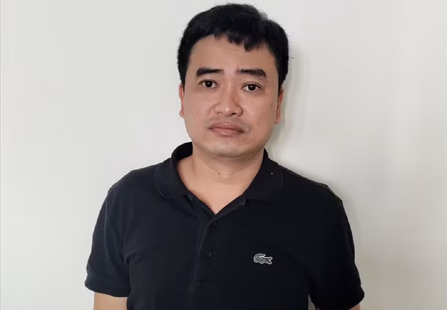 Phan Quốc Việt bị cáo buộc hối lộ, thông thầu, đẩy giá kit xét nghiệm Covid-19.