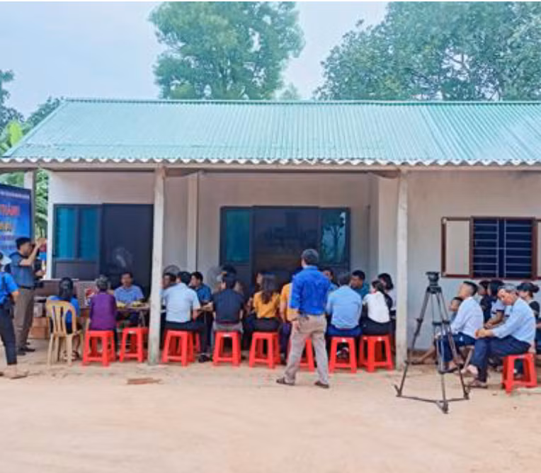 Công ty Điện lực Dầu khí Hà Tĩnh phối hợp bàn giao nhà nhân ái ảnh 2