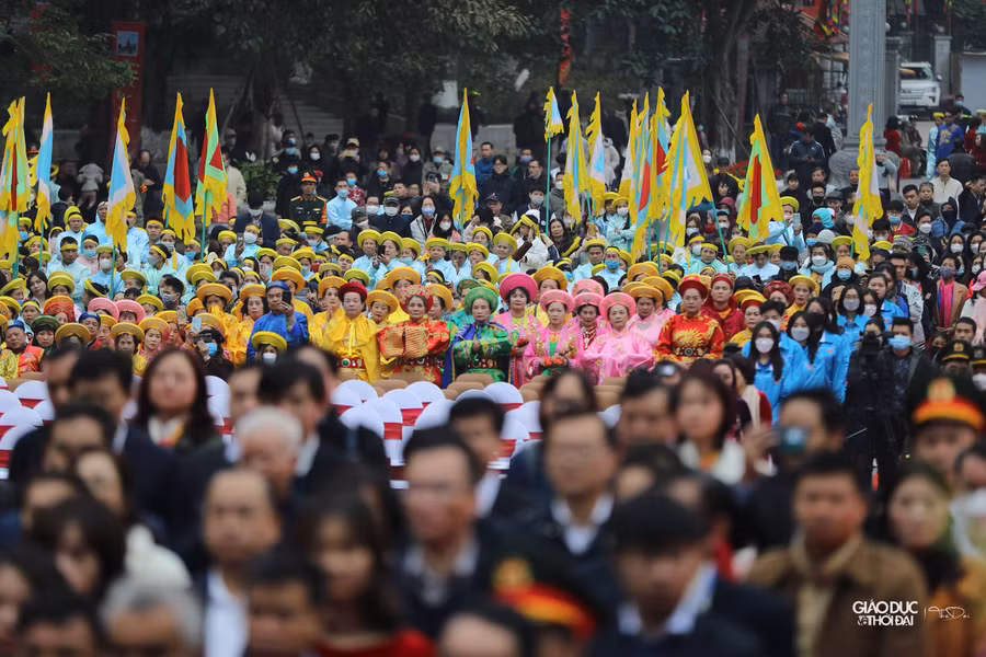 Lễ hội thu hút hàng ngàn người dân đến tham dự.
