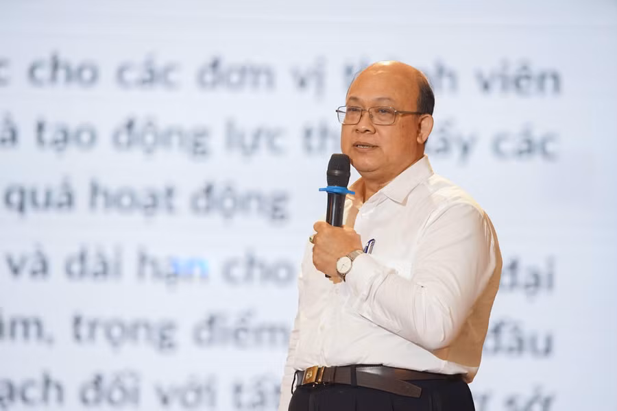 PGS.TS Huỳnh Quyết Thắng tham luận tại Hội nghị