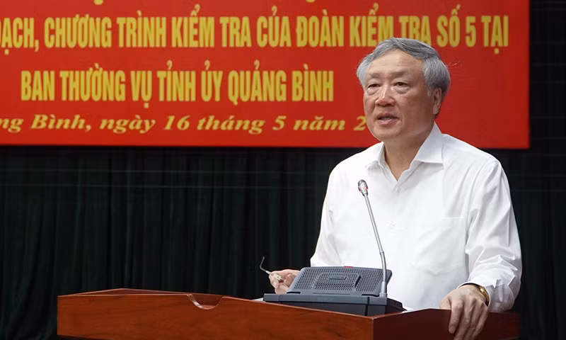 Ông Nguyễn Hòa Bình - Trưởng Đoàn kiểm tra số 5 nêu một số nhiệm vụ về kiểm tra công tác phòng chống tham nhũng, tiêu cực.