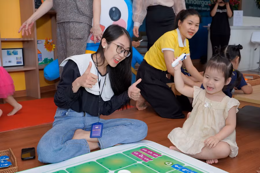 Phổ cập GDMN cho trẻ mẫu giáo là quyết định đang được mong chờ. Phổ cập GDMN cho trẻ mẫu giáo là quyết định đang được mong chờ.