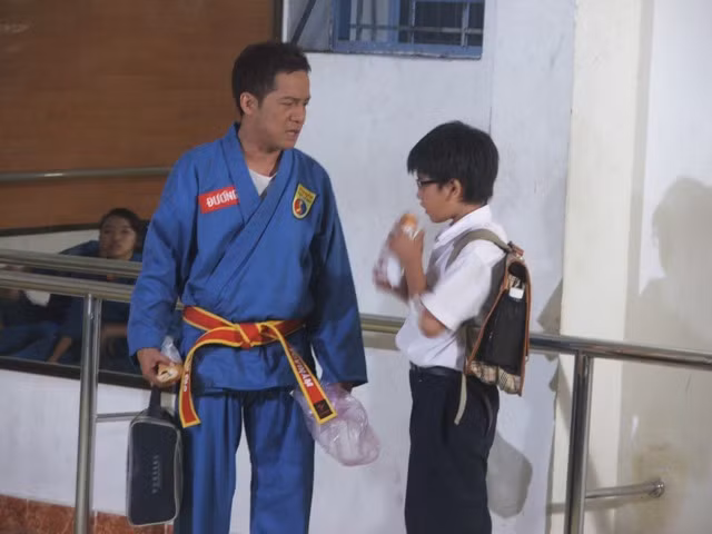 Vui buồn diễn viên nhí đóng phim ảnh 1 Lê Hoài Phúc và Minh Nhí trong Đồng hồ cát