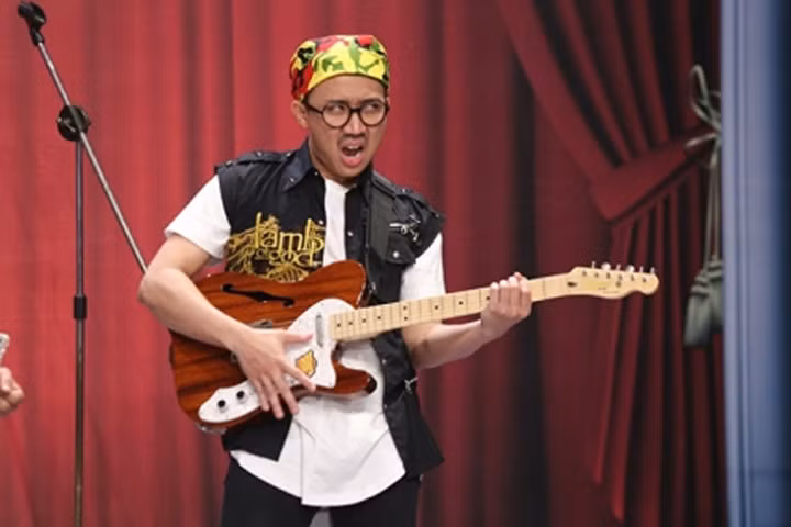 Trấn Thành hát "Say tình" kết hợp cải lương