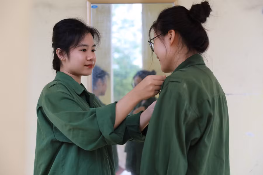 Ngoài giờ lên lớp nhiều hoạt động đã được diễn ra nhằm tạo sự đoàn kết, gắn kết đối với các thành viên.
