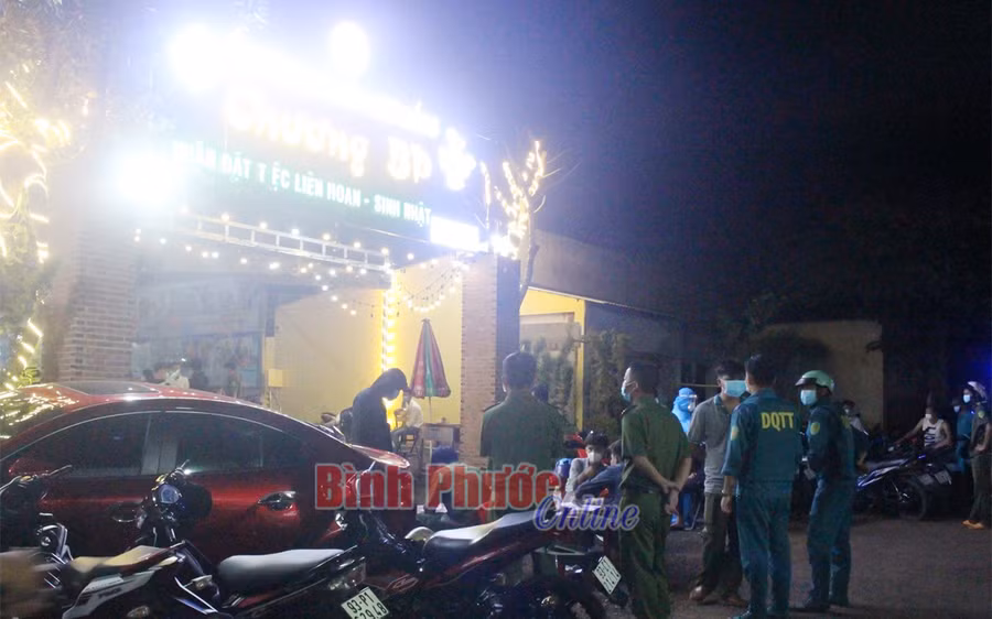 Quán nhậu nơi nhóm thanh thiếu niên tụ tập tổ chức sinh nhật. Ảnh: Báo Bình Phước.