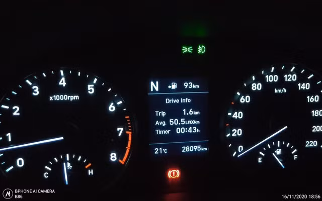 Một chiếc xe báo mức tiêu thụ nhiên liệu trung bình lên đến 50,5 lít cho 100 km