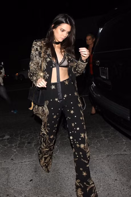6 kieu ao khoac luon co trong tu do dong cua Kendall Jenner - Anh 12
