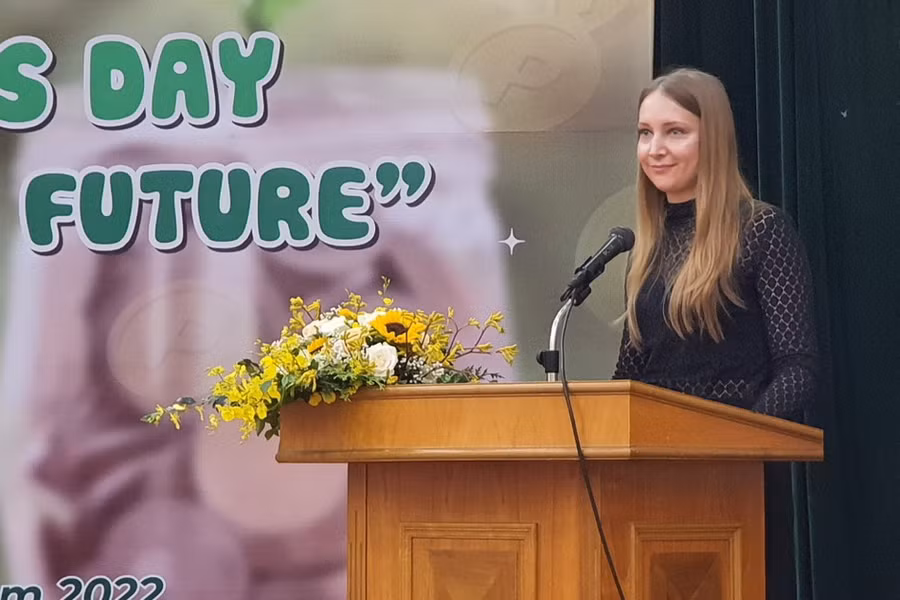 Bà Anna Szalwicki chia sẻ tại Lễ phát động.