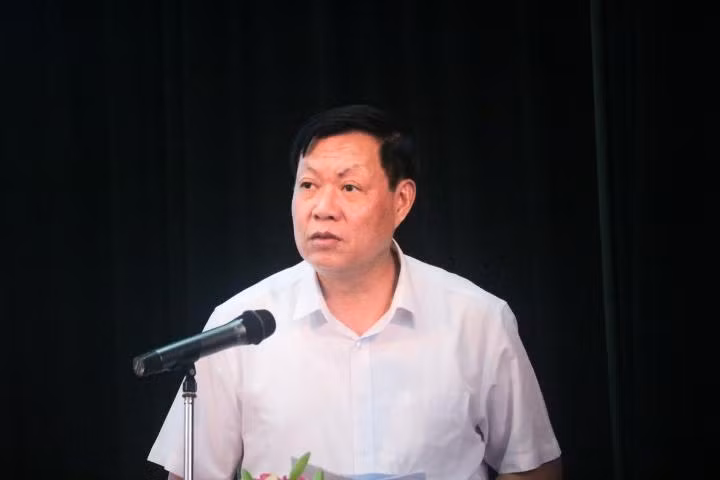 Thứ trưởng Bộ Y tế Đỗ Xuân Tuyên phát biểu chỉ đạo hội thảo.