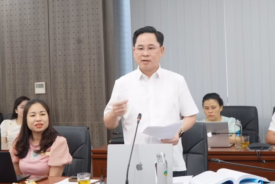 PGS.TS Lê Mạnh Hùng - Chủ nhiệm đề tài báo cáo kết quả nghiên cứu. PGS.TS Lê Mạnh Hùng - Chủ nhiệm đề tài báo cáo kết quả nghiên cứu.