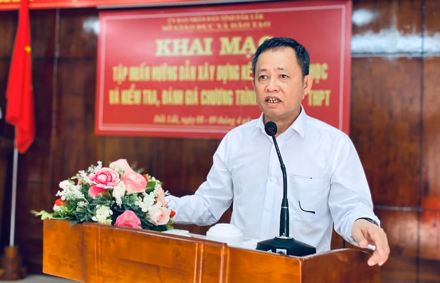 TS. Đỗ Tường Hiệp - Phó Giám đốc Sở GD&ĐT triển khai các nội dung trọng tâm (ảnh: Thành Tâm).