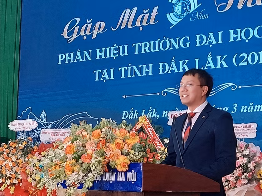 TS. Đoàn Trung Kiên, Hiệu trưởng Trường ĐH Luật Hà Nội. TS. Đoàn Trung Kiên, Hiệu trưởng Trường ĐH Luật Hà Nội.