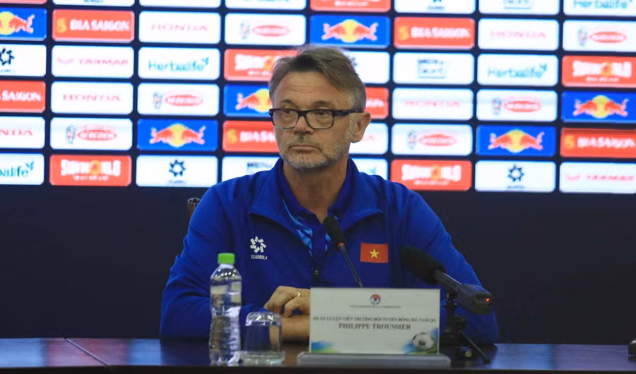HLV Troussier trong buổi phỏng vấn trước khi lên đường sang Qatar.