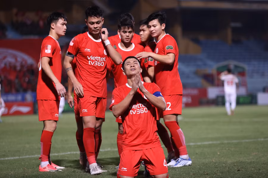 CLB Viettel ăn mừng sau bàn thắng. CLB Viettel ăn mừng sau bàn thắng.