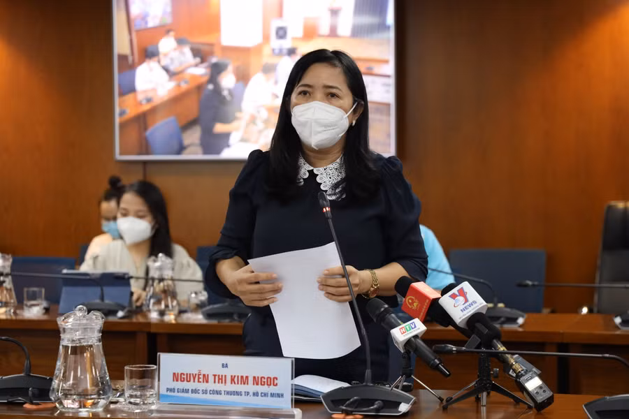 Phó Giám đốc Sở Công Thương thành phố Hồ Chí Minh, Nguyễn Thị Kim Ngọc phát biểu tại cuộc họp báo.