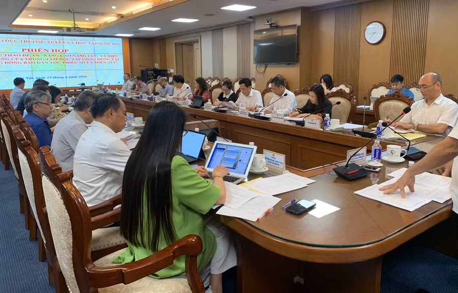 Phiên họp do Hội đồng Quốc gia Giáo dục và Phát triển nhân lực chủ trì.