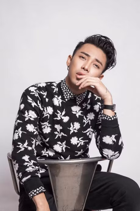 Stylist, nguoi mau da bat dau 