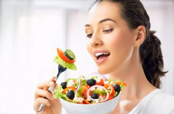 Chế độ ăn uống lành mạnh, giàu dinh dưỡng sẽ giúp ích cho gan