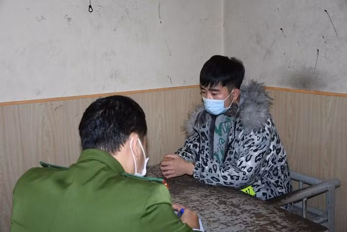 Đối tượng Nguyễn Văn Nam làm việc với cơ quan công an. Đối tượng Nguyễn Văn Nam làm việc với cơ quan công an.