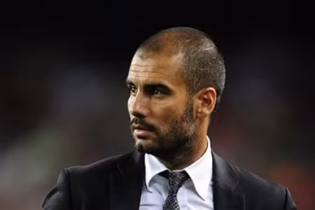 Pep Guardiola được cho là người lý tưởng để thay thế Diego Maradona Pep Guardiola được cho là người lý tưởng để thay thế Diego Maradona