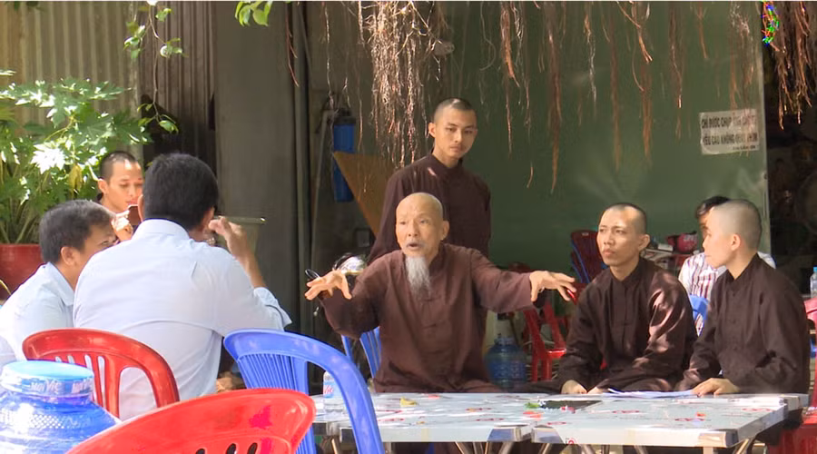 Ngoài việc bị khởi tố về tội Lợi dụng quyền tự do dân chủ vi phạm lợi ích của Nhà nước, tổ chức, cá nhân, hiện Công an tỉnh Long An hay Công an huyện Đức Hòa chưa khởi tố thêm tội danh đối với ông Lê Tùng Vân và những người liên quan.