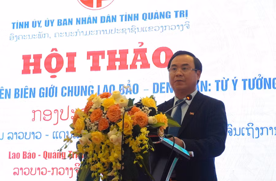 Ông Võ Văn Hưng, Chủ tịch UBND tỉnh Quảng Trị phát biểu tại hội thảo.