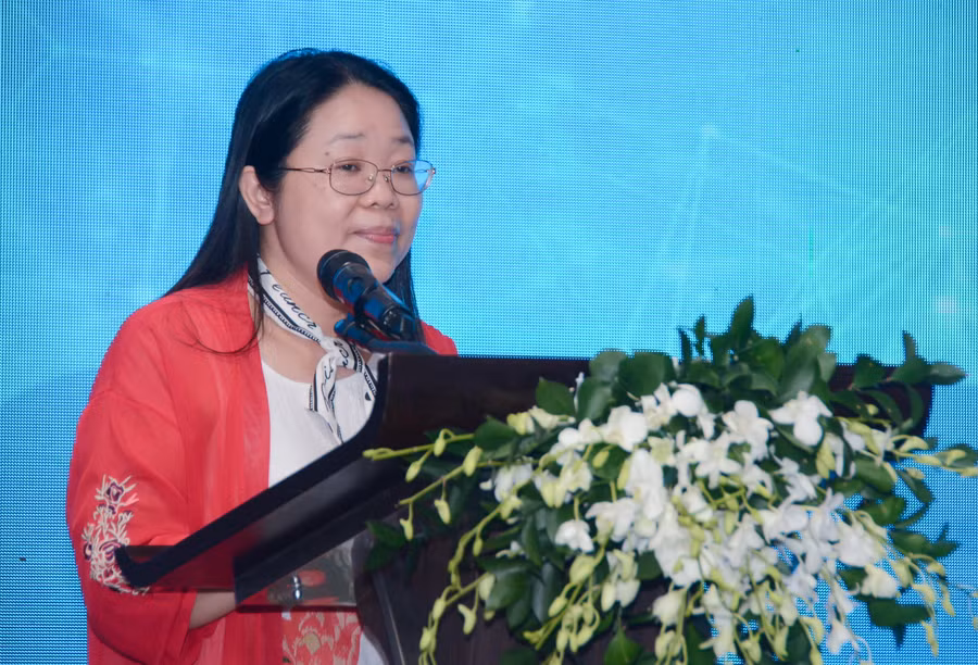 Bà Lê Anh Lan trao đổi tại Vòng chung kết toàn quốc của Cuộc thi. Bà Lê Anh Lan trao đổi tại Vòng chung kết toàn quốc của Cuộc thi.