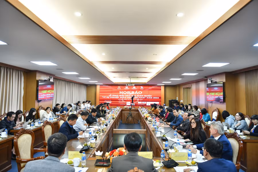 Buổi họp báo diễn ra thành công. Buổi họp báo diễn ra thành công.