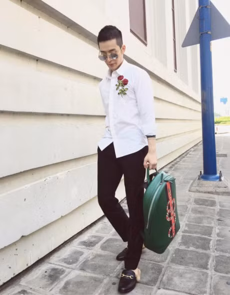 Noo Phuoc Thinh ru Ngo Kien Huy cung nhau lang xe ao somi theu hoa noi - Anh 9