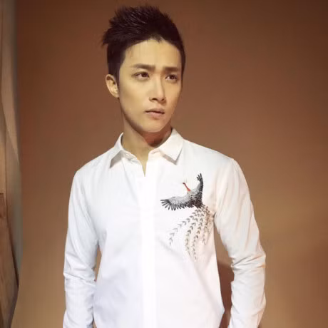 Noo Phuoc Thinh ru Ngo Kien Huy cung nhau lang xe ao somi theu hoa noi - Anh 13
