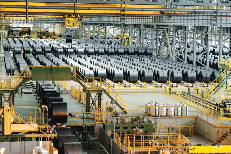 Sản phẩm thép cuộn chờ xuất xưởng tại Nhà máy FHS