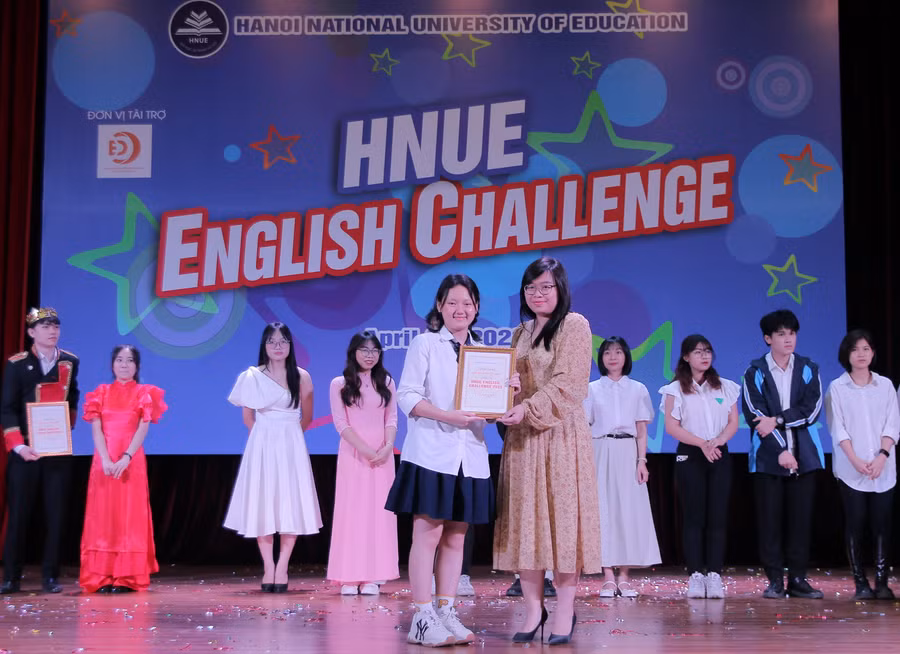 Giải Bài luận tốt nhất thuộc về Trường THPT Chuyên ĐH Sư phạm Hà Nội. Giải Bài luận tốt nhất thuộc về Trường THPT Chuyên ĐH Sư phạm Hà Nội.