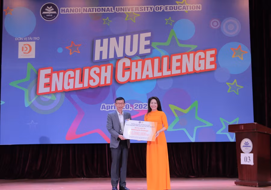 Chương trình có sự đồng hành của Trung tâm Phát triển Giáo dục và Công nghệ số (Trường ĐH Sư phạm Hà Nội). Chương trình có sự đồng hành của Trung tâm Phát triển Giáo dục và Công nghệ số (Trường ĐH Sư phạm Hà Nội).