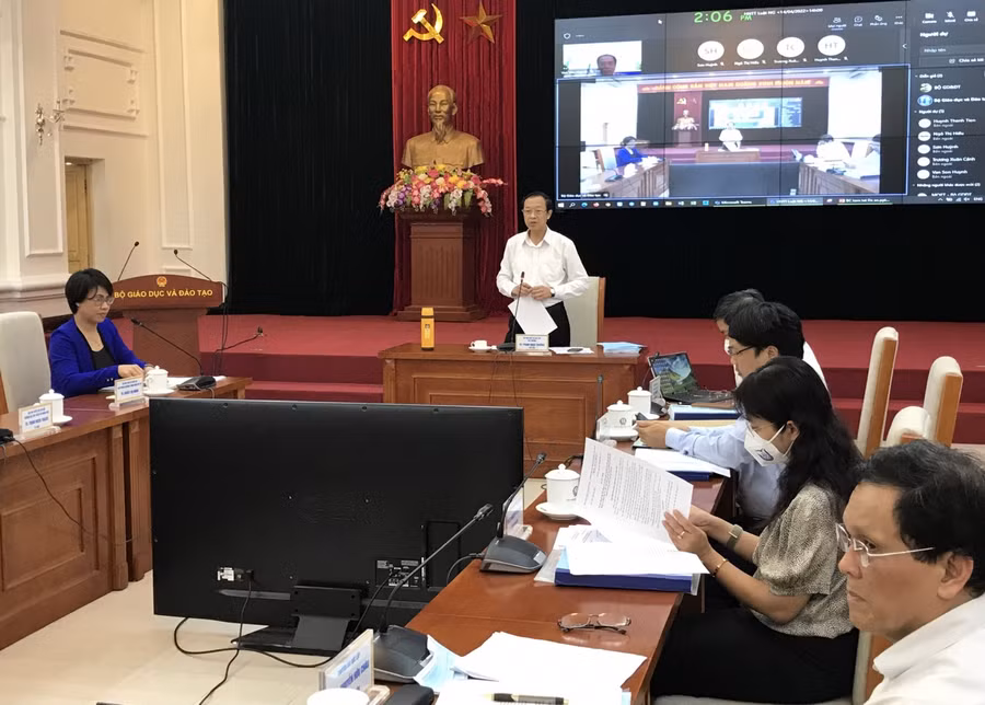 Thứ trưởng Phạm Ngọc Thưởng phát biểu tại phiên họp