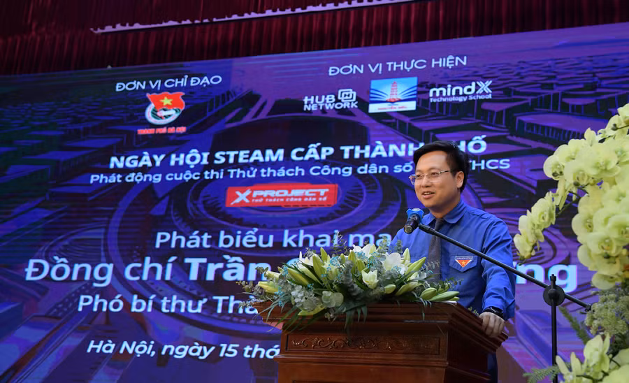 Phó Bí thư Thành đoàn Trần Quang Hưng phát biểu tại lễ phát động.