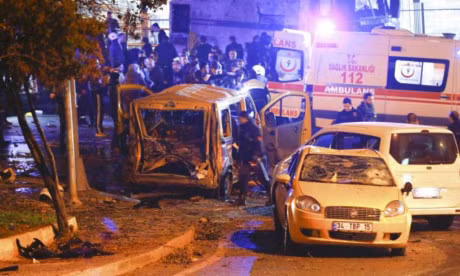 Hien truong vu danh bom dam mau tai Istanbul, gan 200 nguoi thuong vong - Anh 6
