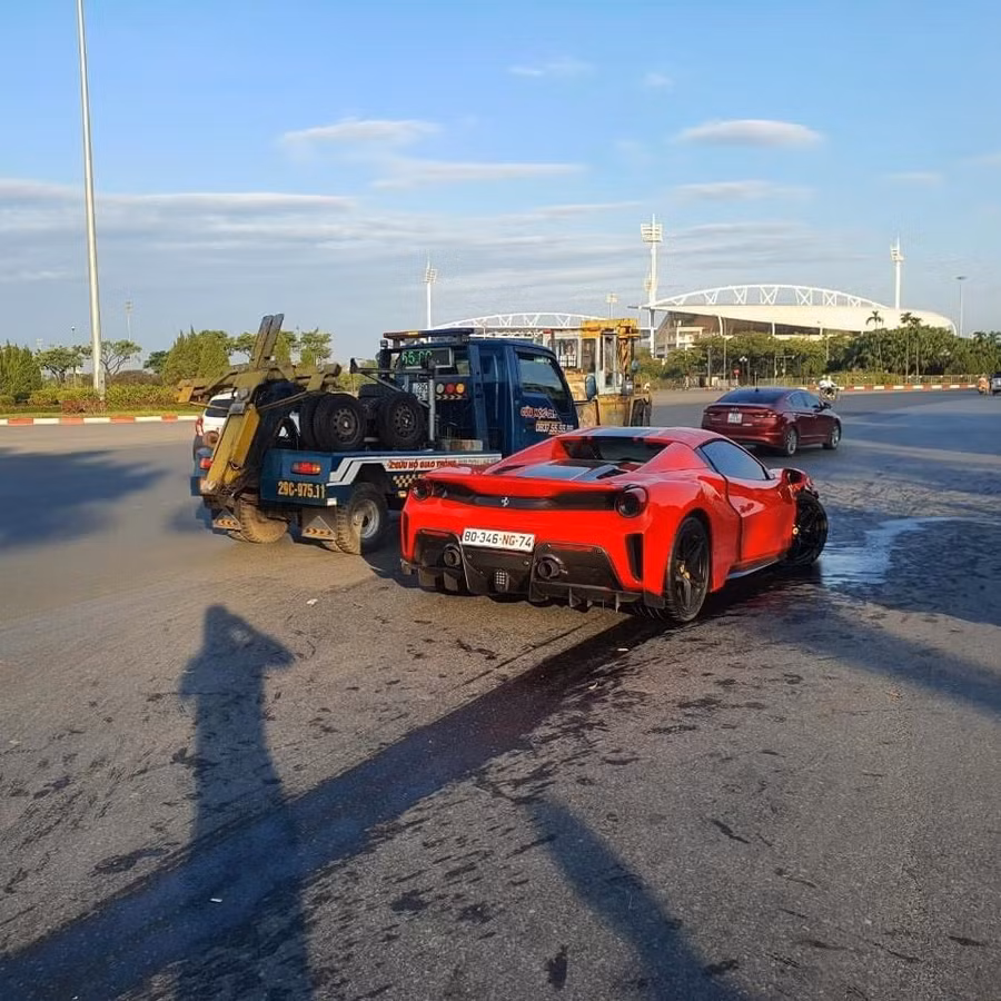Dấu vết của vụ tai nạn giao thông.