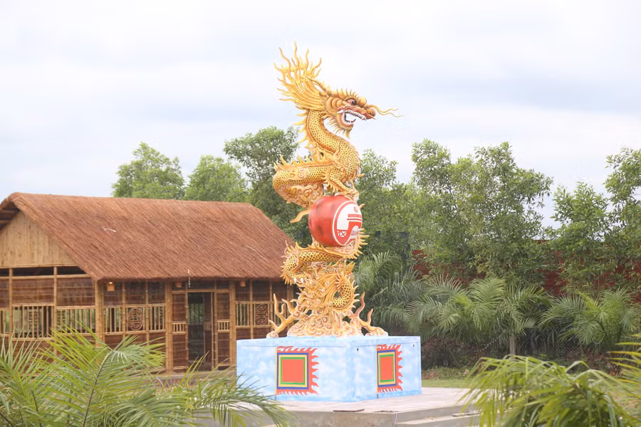Dịp Tết Nguyên đán, chủ nhân sẽ mở cửa đón du khách đến chiêm ngưỡng, chụp ảnh. Dịp Tết Nguyên đán, chủ nhân sẽ mở cửa đón du khách đến chiêm ngưỡng, chụp ảnh.