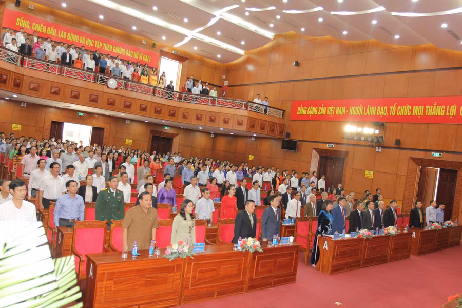 Các đại biểu tham dự Lễ kỷ niệm 40 năm ngày Nhà giáo Việt Nam.