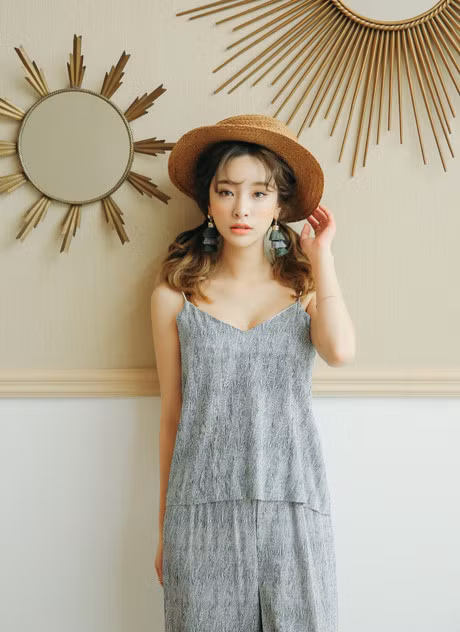 10 mon do thoi trang cu he den la phai sam ngay chang lo loi mot - Anh 16