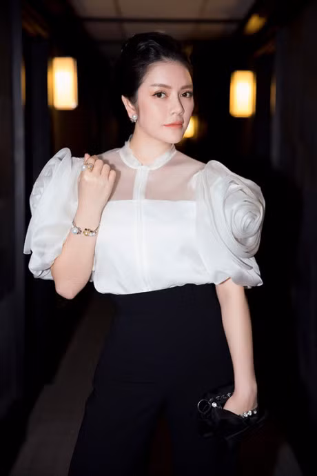 Ly Nha Ky do sac xinh dep ben Pham Bang Bang va Duong Tu Quynh - Anh 2