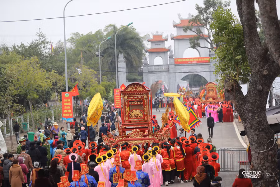 Phần hội diễn ra từ ngày mùng 6 đến hết mùng 8 tháng Giêng, gồm các hoạt động văn hóa văn nghệ, trò chơi dân gian truyền thống, thi đấu thể thao.